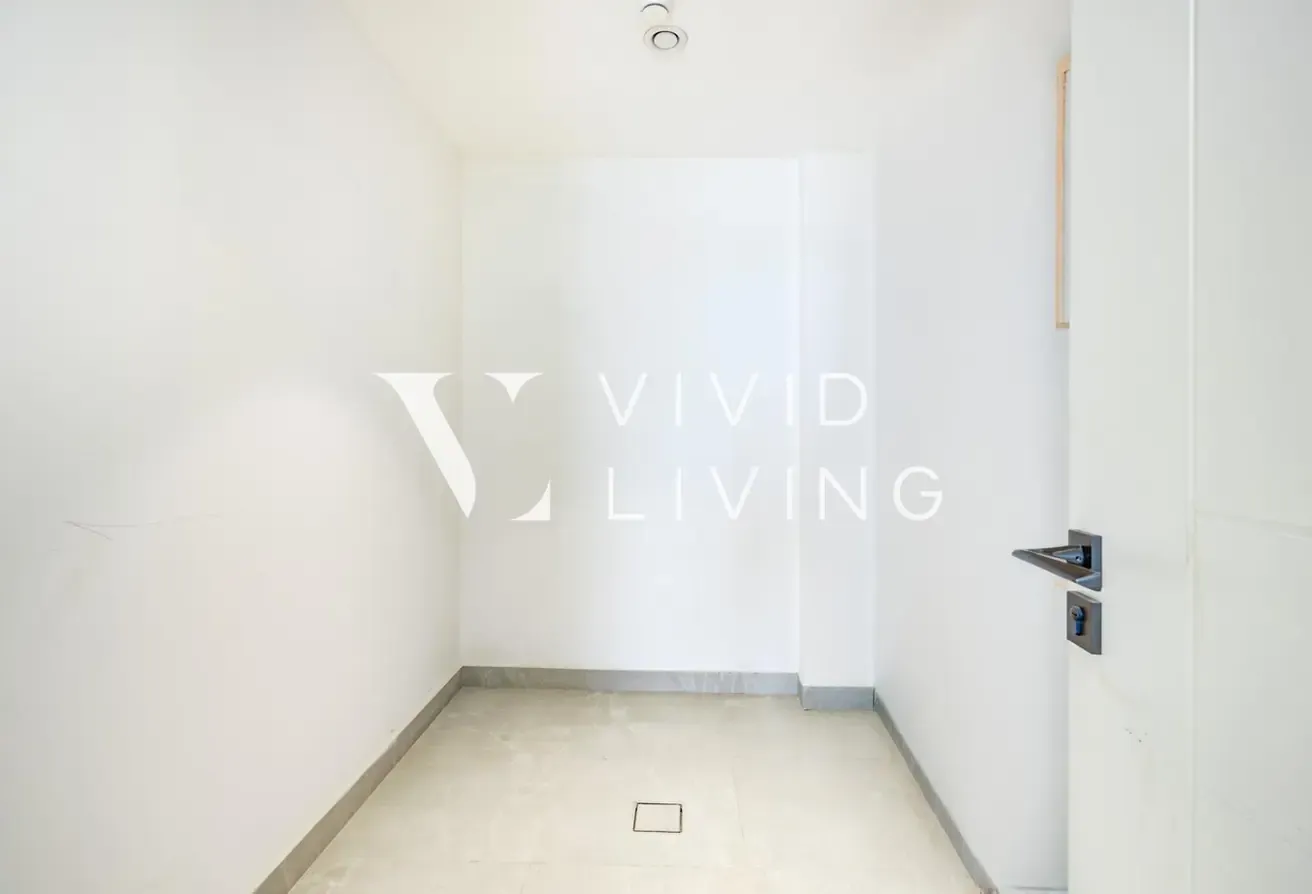 Vacant | Brand New | Maids Room |  Cinema room