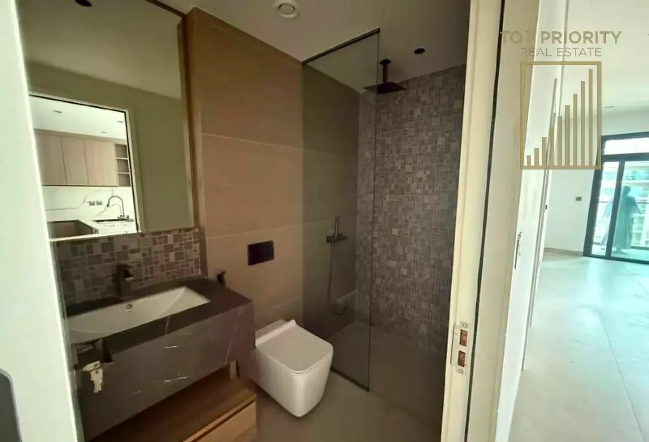 Unfurnished | Vacant | Pool View | Great Layout