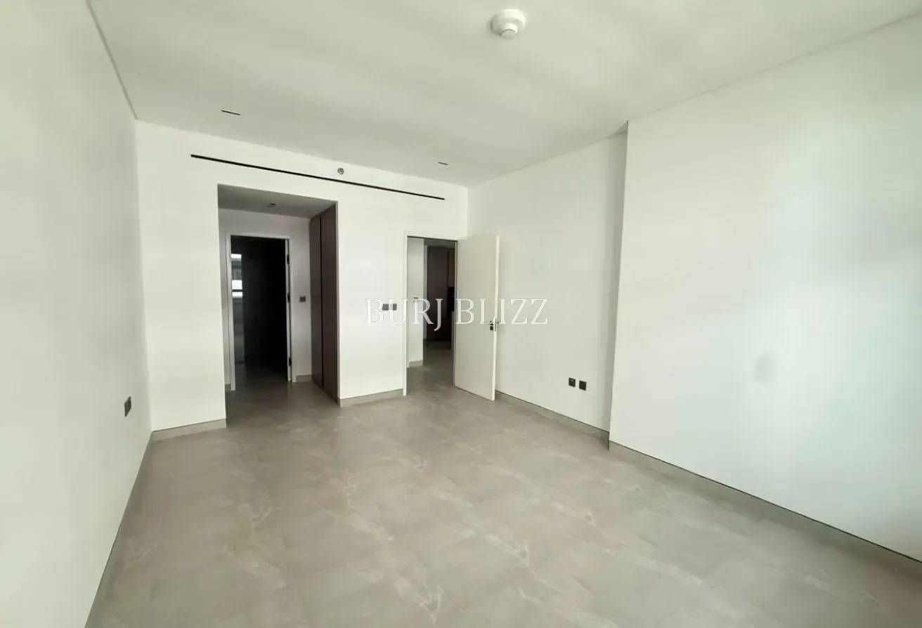 Exceptional Living | Brand New | 12 Cheques