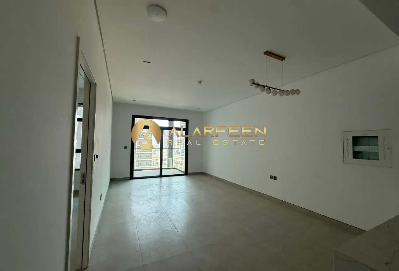 Brand New | Fitted Kitchen | Community View