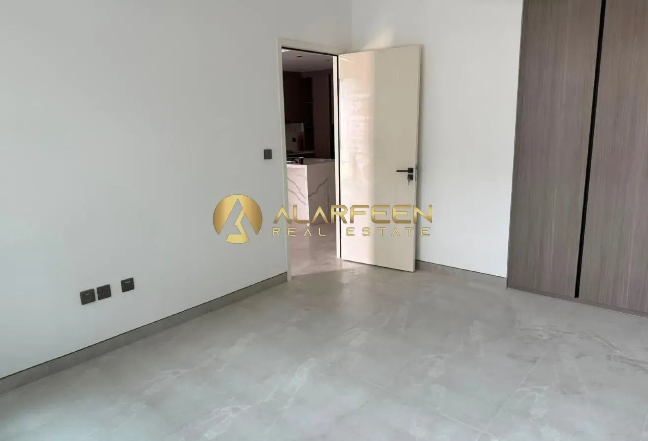 Brand New | Fitted Kitchen | Community View