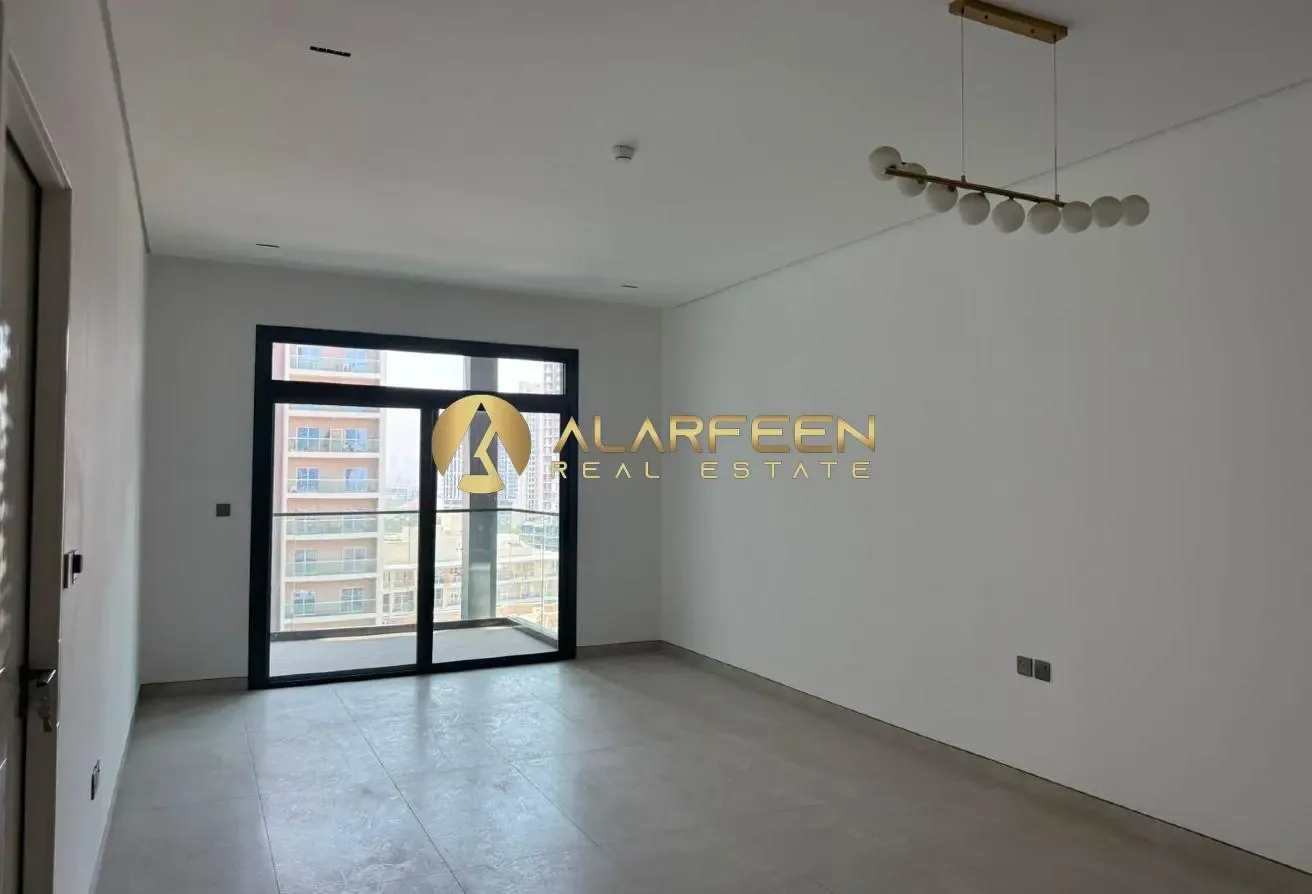 Brand New | Fitted Kitchen | Community View
