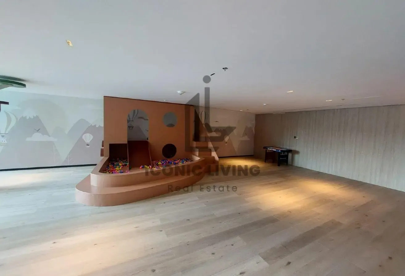 1 Bed Apartment converted into 2 beds