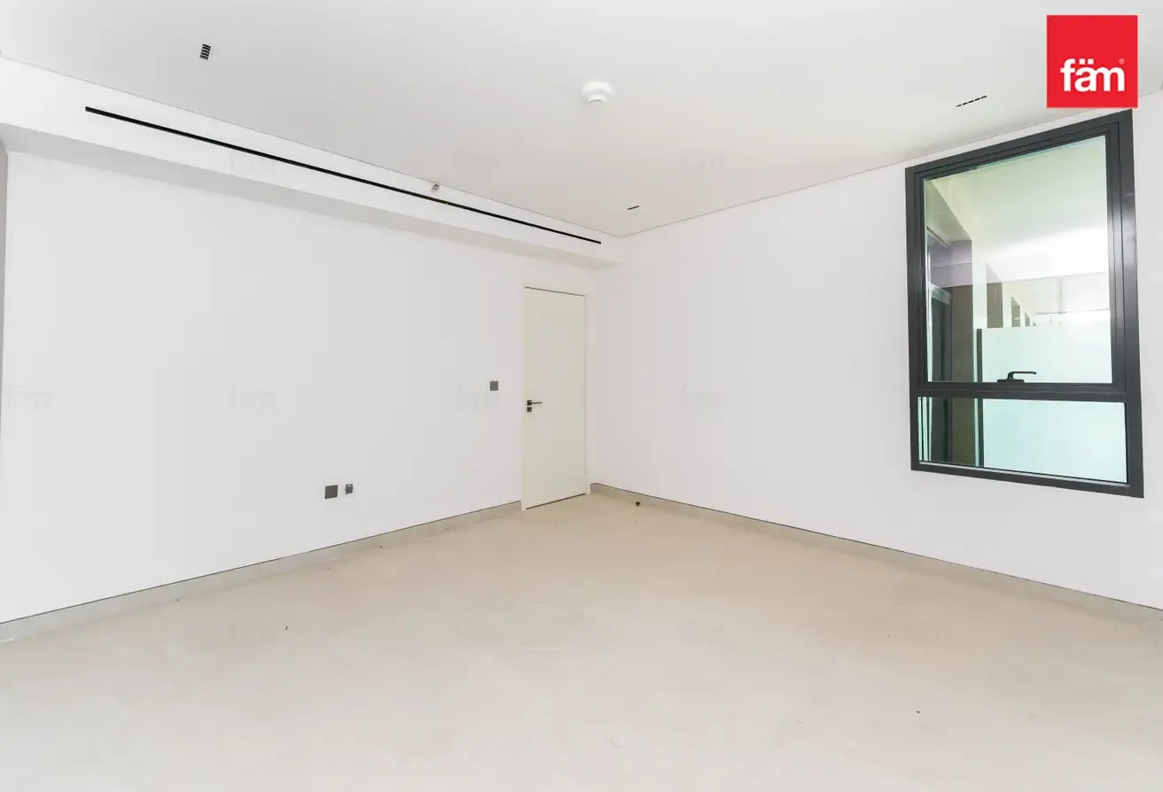 Brand New | Facing Park | Ready To Move