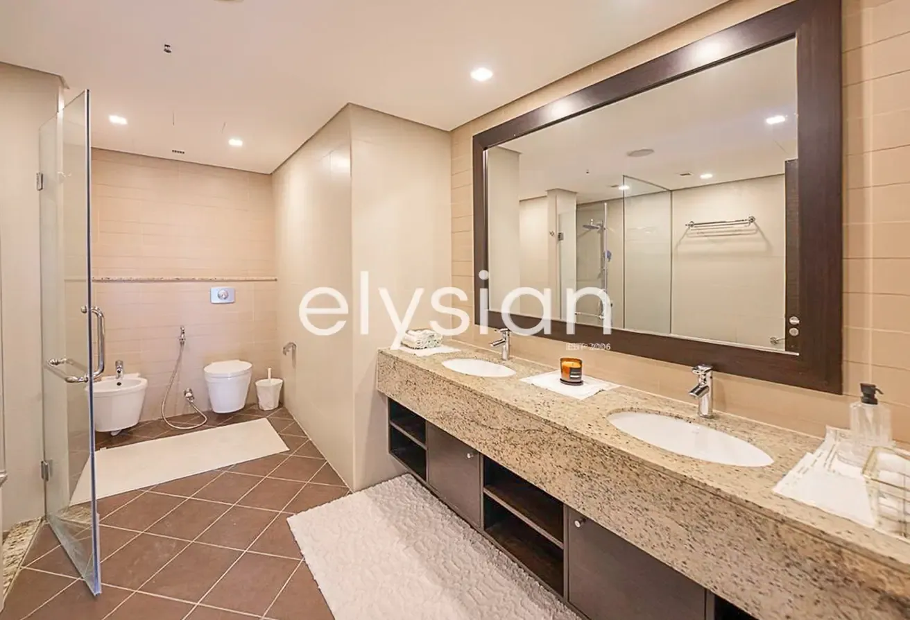 Now Vacant | Sea Views | Stunning Location