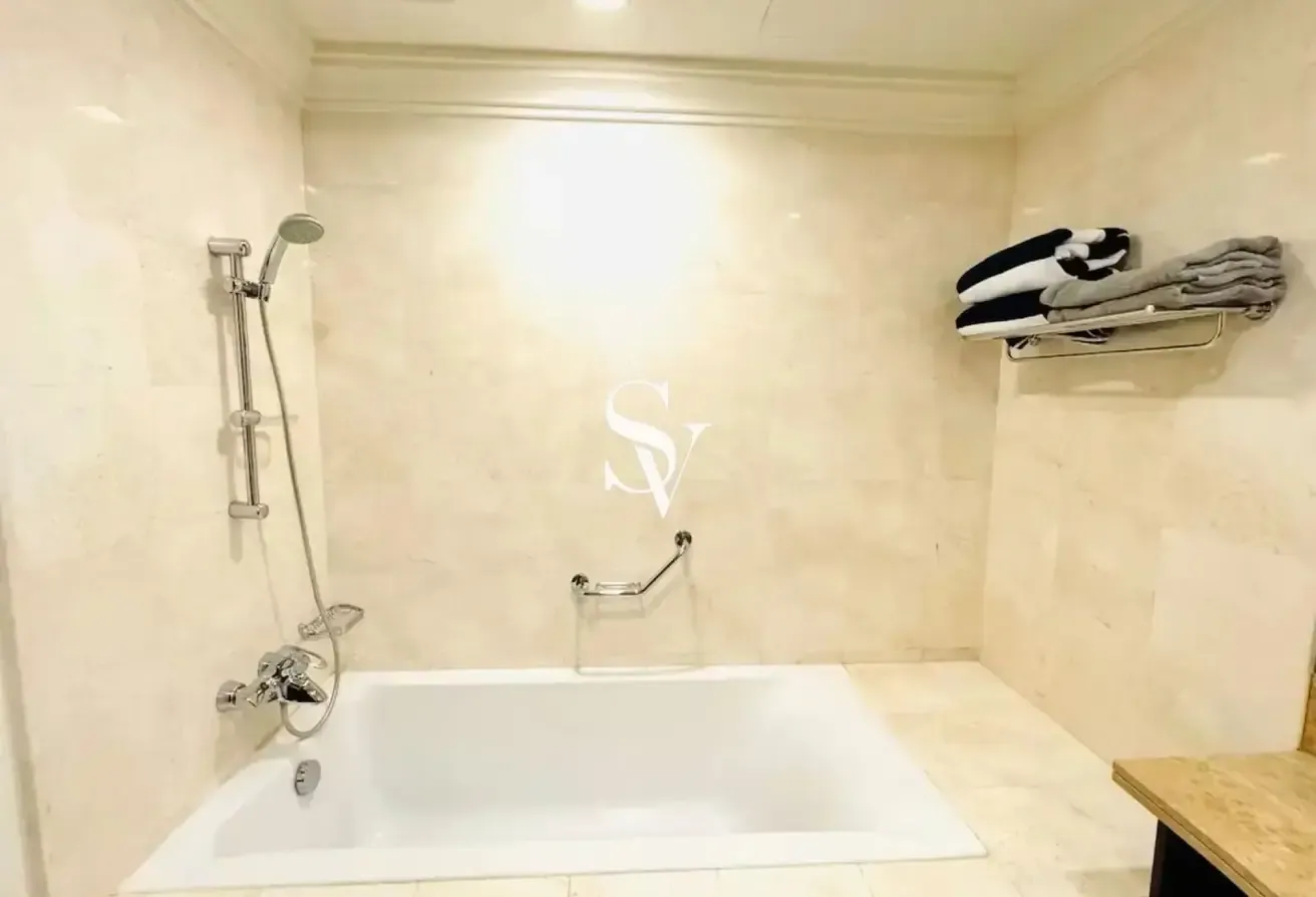 VIEW NOW | UNFURNISHED | PRIVATE BEACH | VACANT