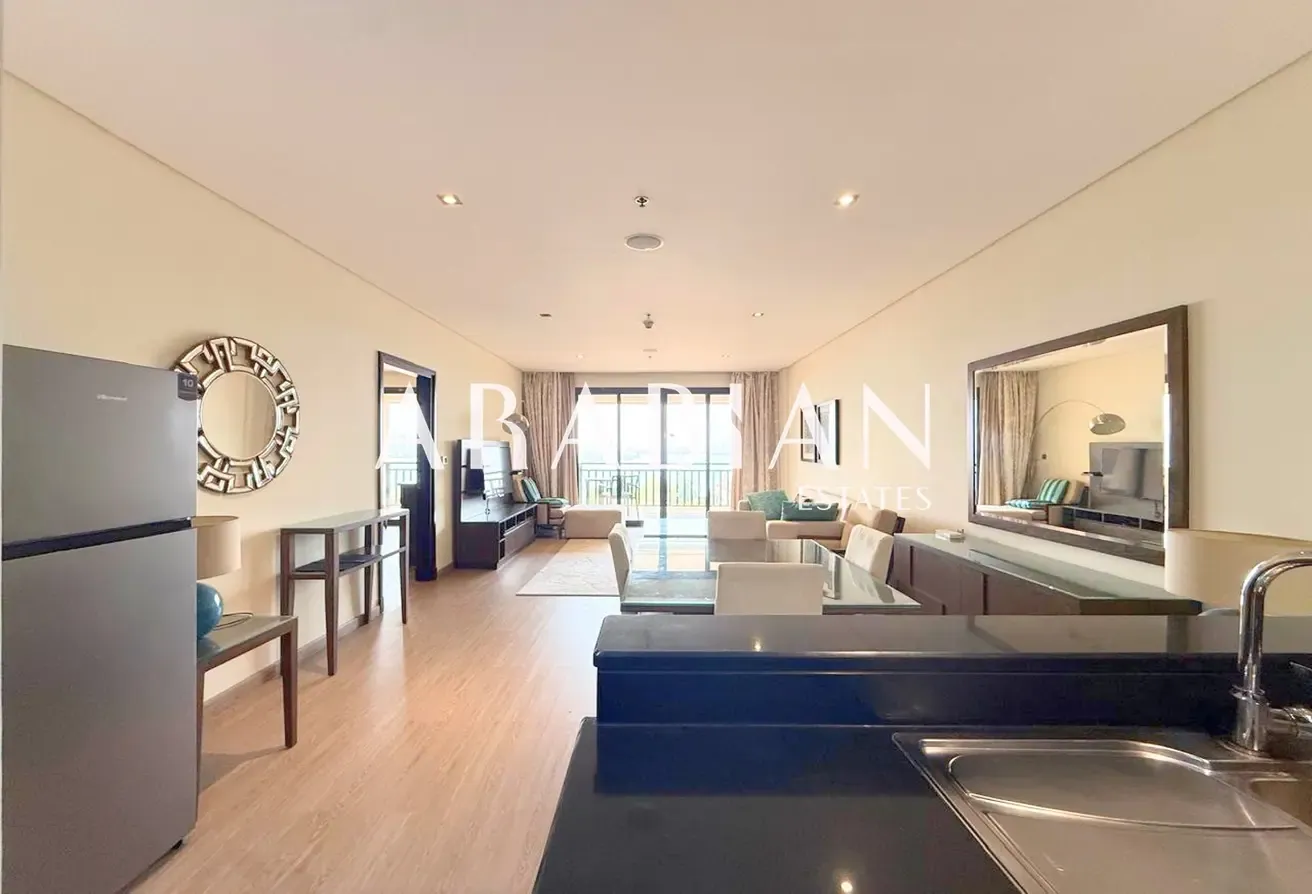 Large 1BR | Beachfront Living | Palm Jumeirah