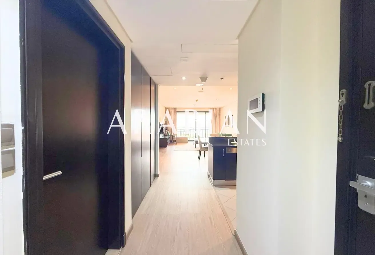 Large 1BR | Beachfront Living | Palm Jumeirah