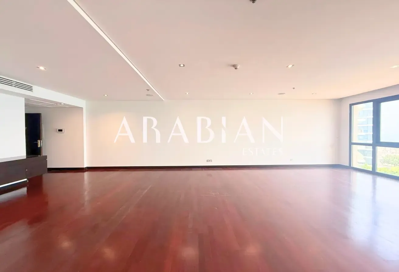 Spacious 1BR | Unfurnished | Prime Palm Jumeirah