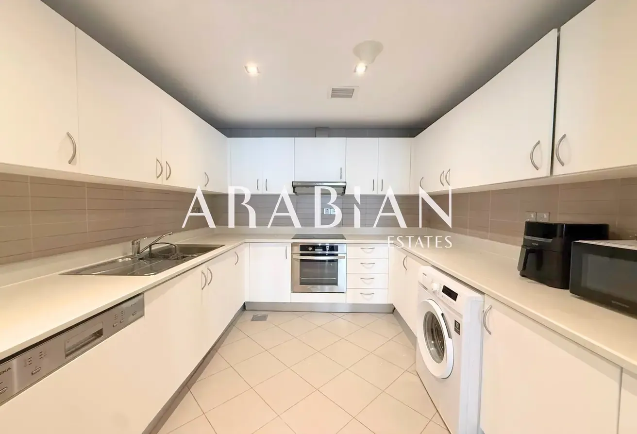 Spacious 1BR | Unfurnished | Prime Palm Jumeirah