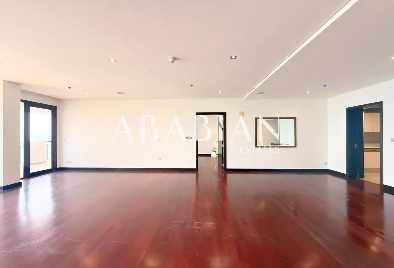 Spacious 1BR | Unfurnished | Prime Palm Jumeirah