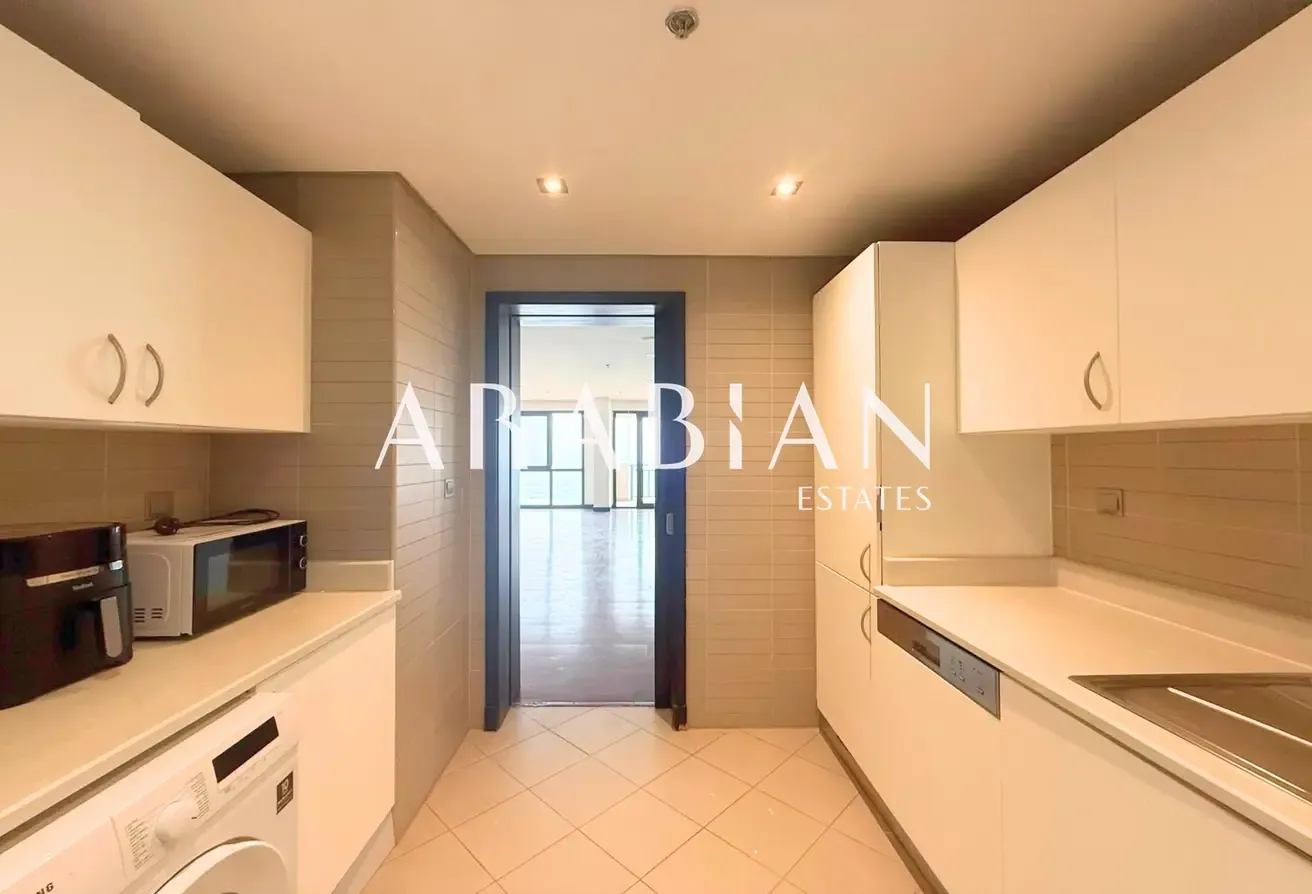 Spacious 1BR | Unfurnished | Prime Palm Jumeirah