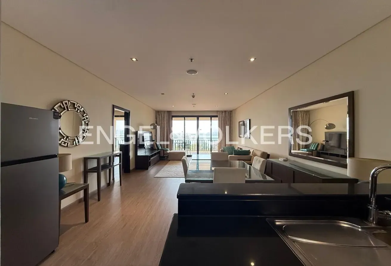 Pool View I Fully Furnished I Vacant