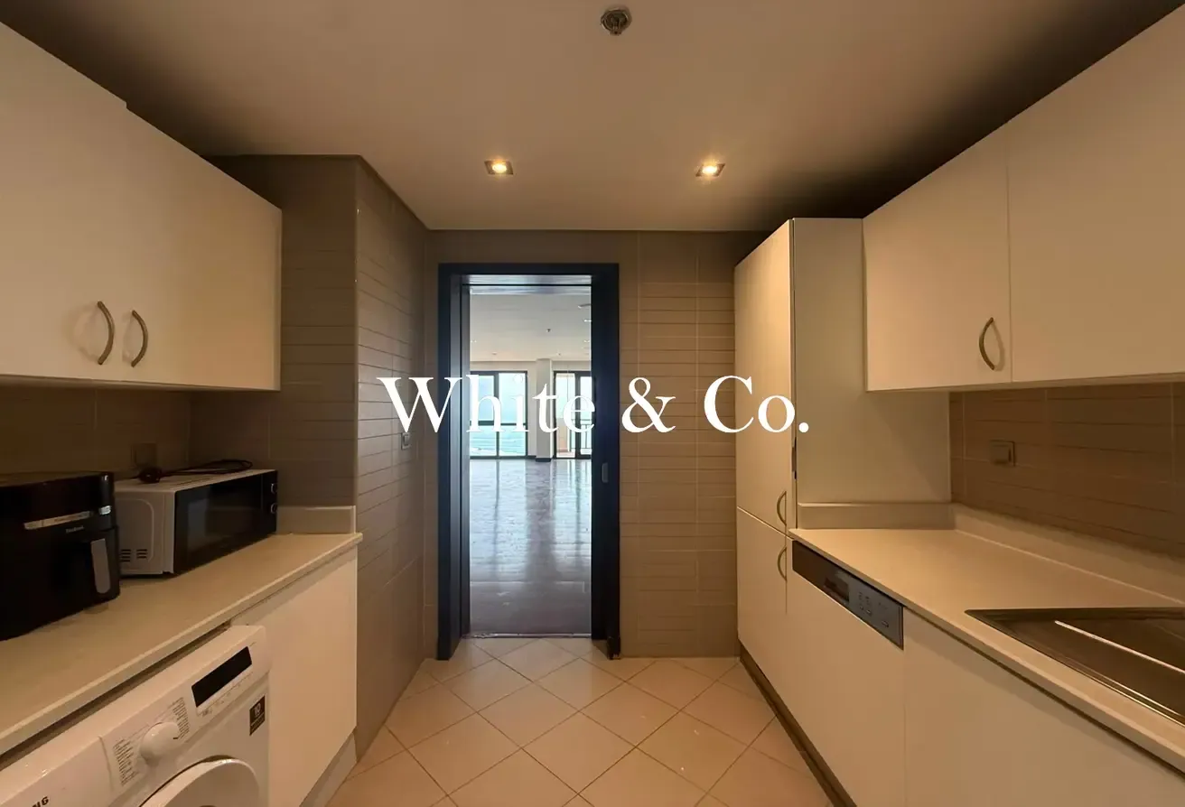 Sea View| Unfurnished | Spacious & Vacant