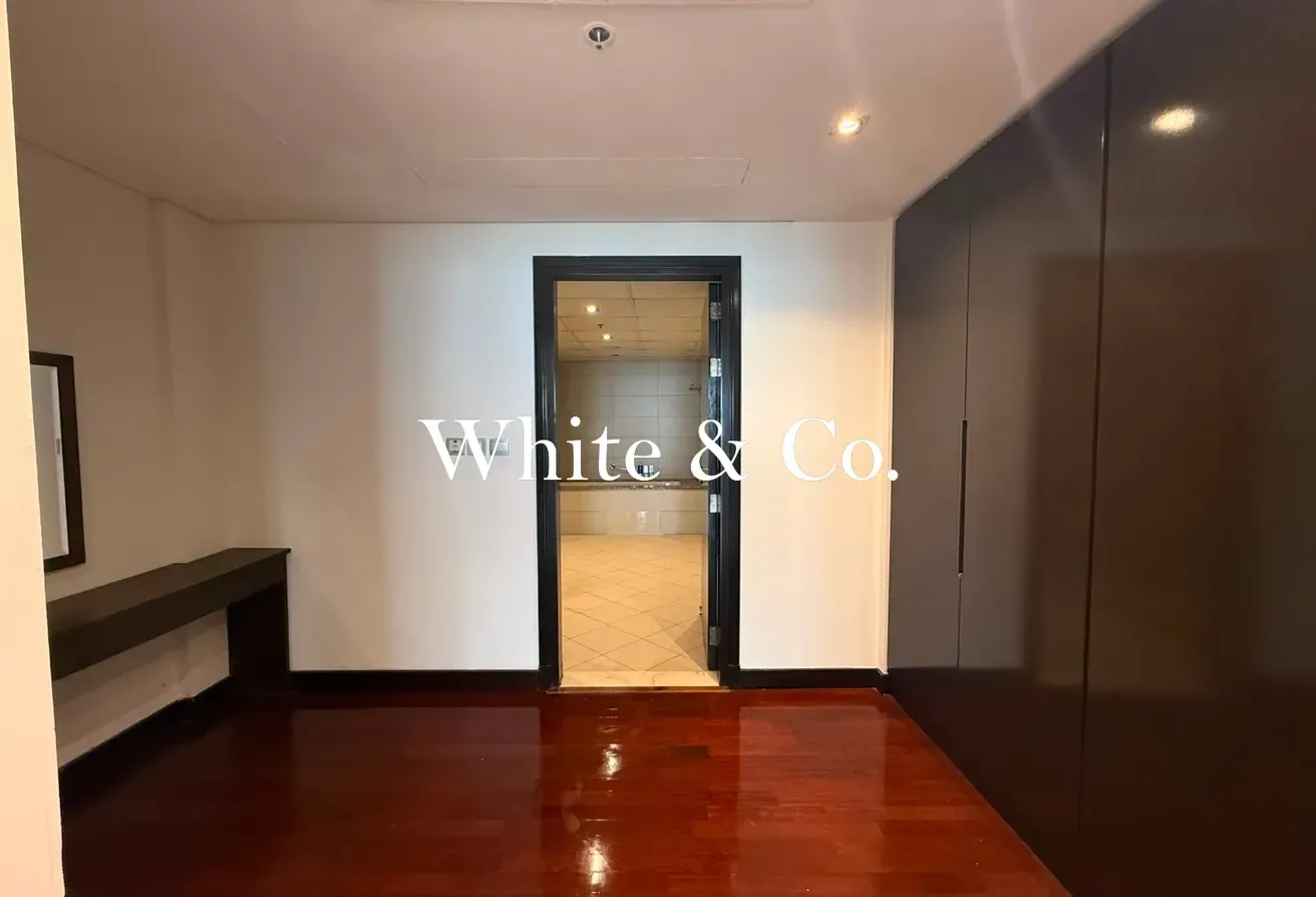 Sea View| Unfurnished | Spacious & Vacant