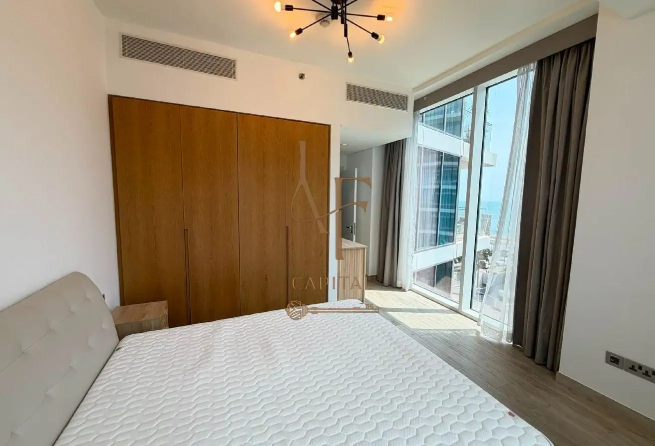 1 BR Apartment with Water View in Palm Jumeirah