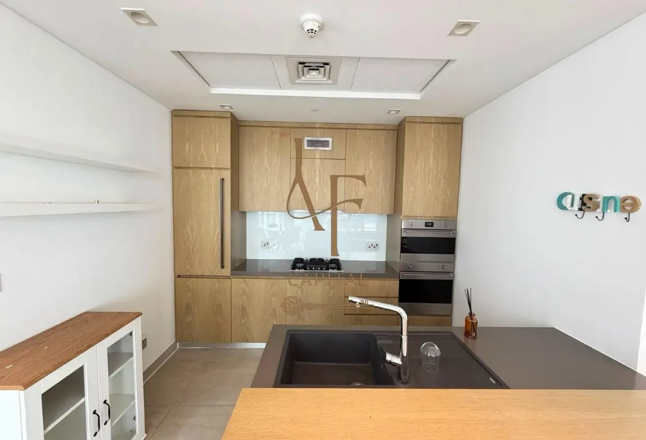 1 BR Apartment with Water View in Palm Jumeirah