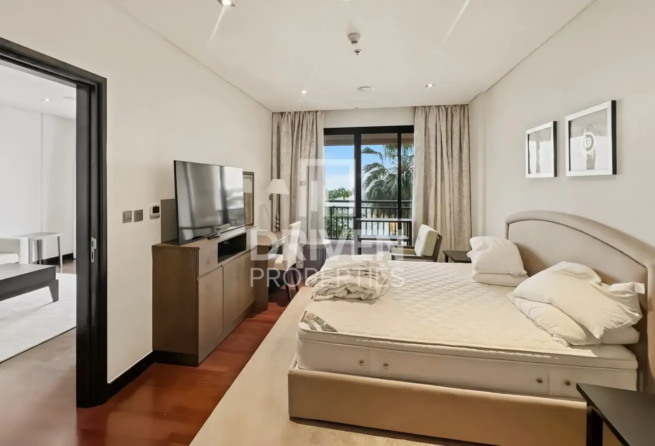 Sea View | Private Beach Access | Large Layout