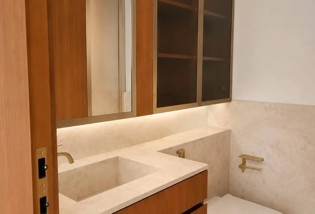 Direct Sea Access/ Flexible checks/Fully Furnished