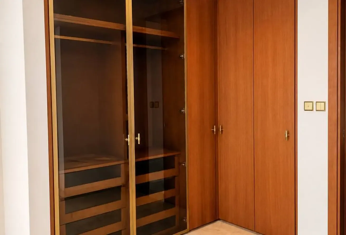 Direct Sea Access/ Flexible checks/Fully Furnished