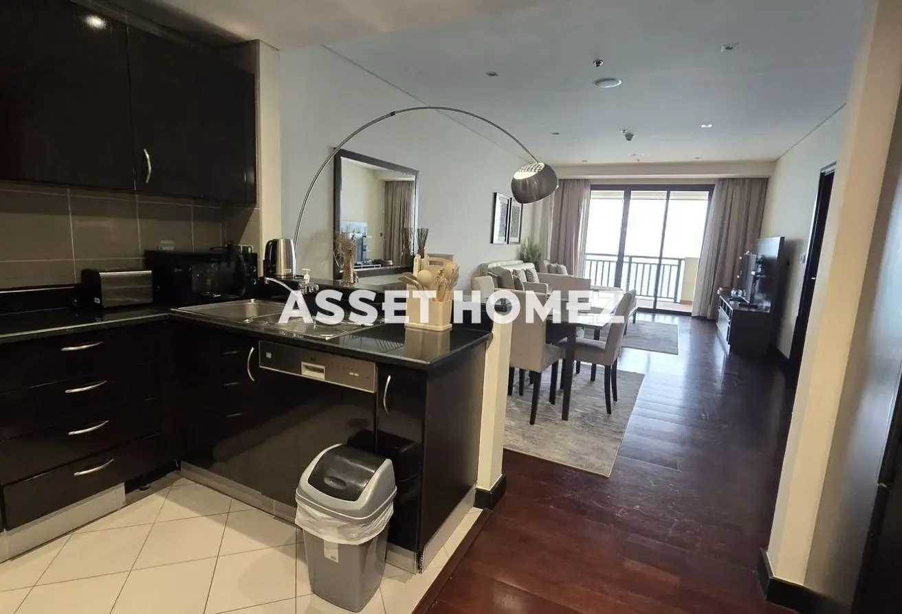 Exclusive I Sea view I Vacant I Furnished
