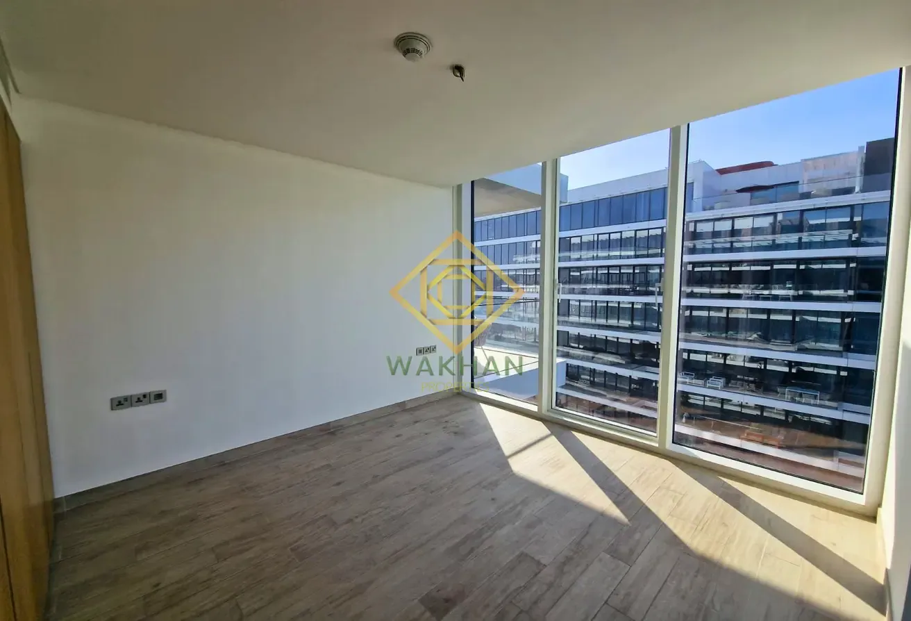 Exclusive | Sea View | Ready to Move In