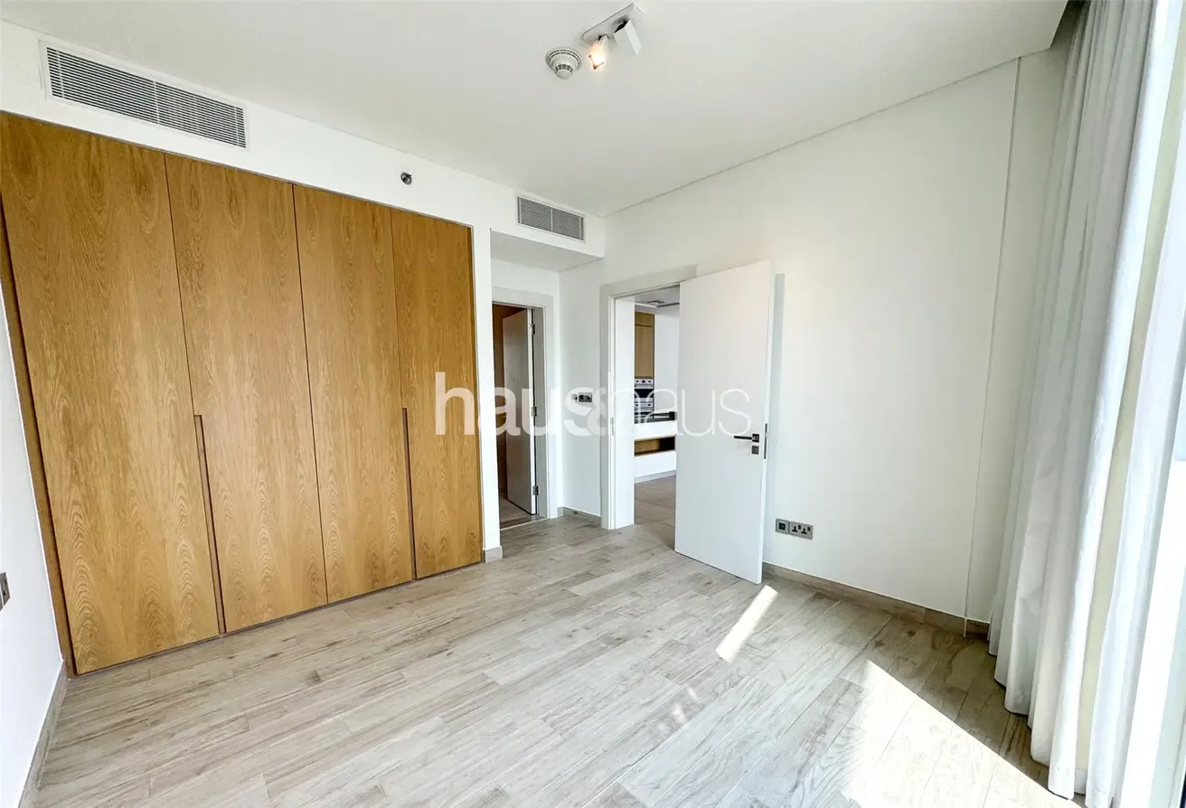 Sea View | Unfurnished | Vacant