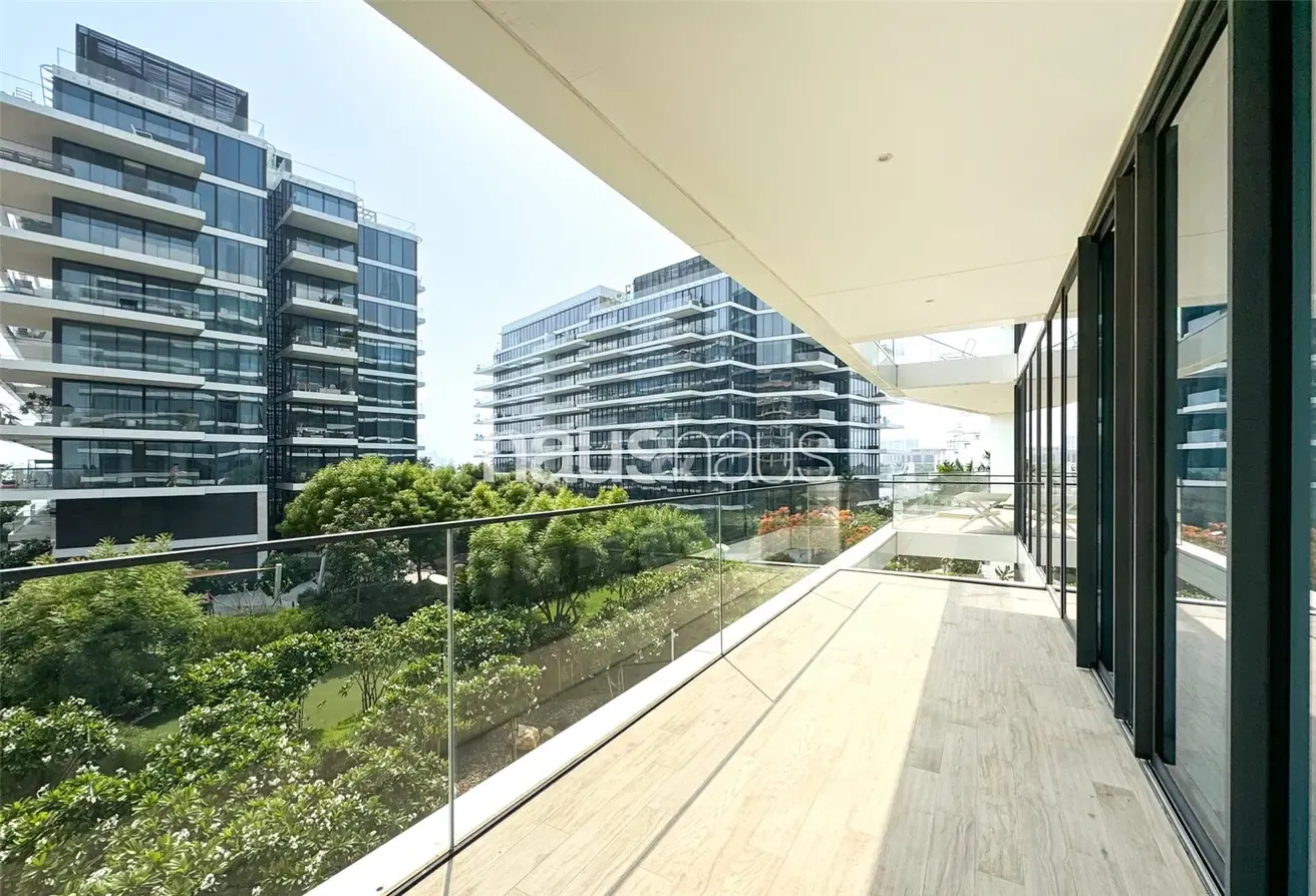 Sea View | Unfurnished | Vacant