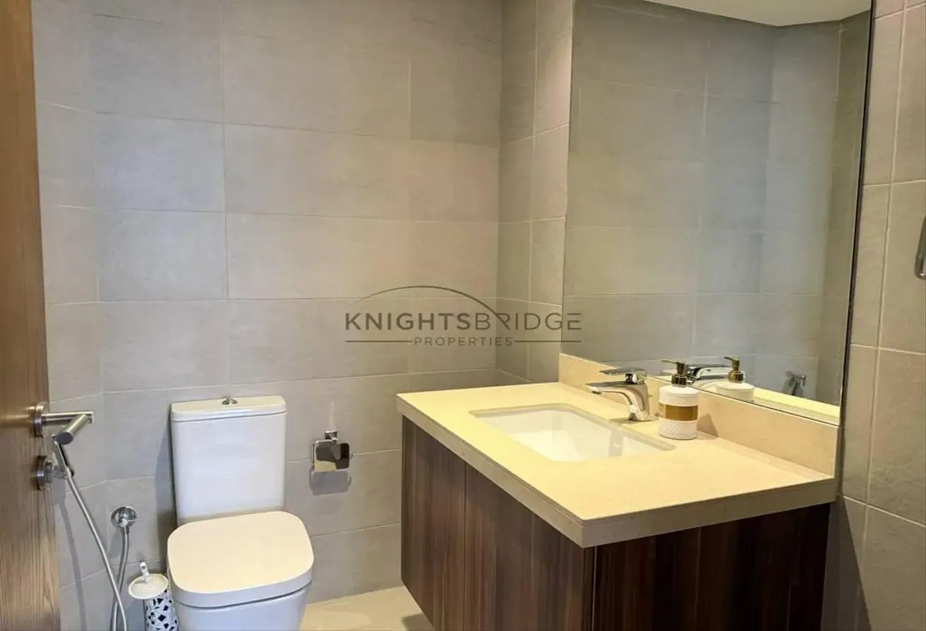 Modern | Furnished | Direct Beach Access