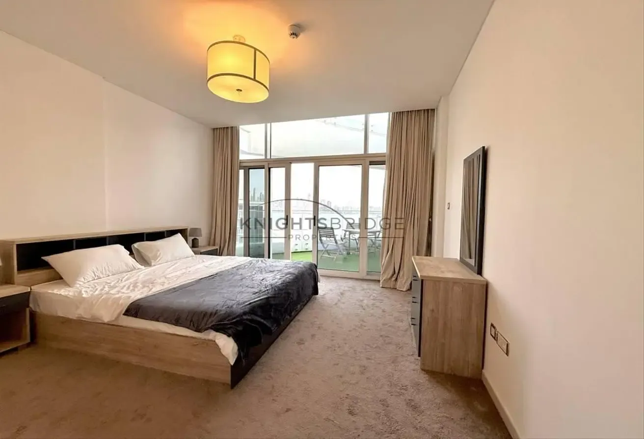 Modern | Furnished | Direct Beach Access