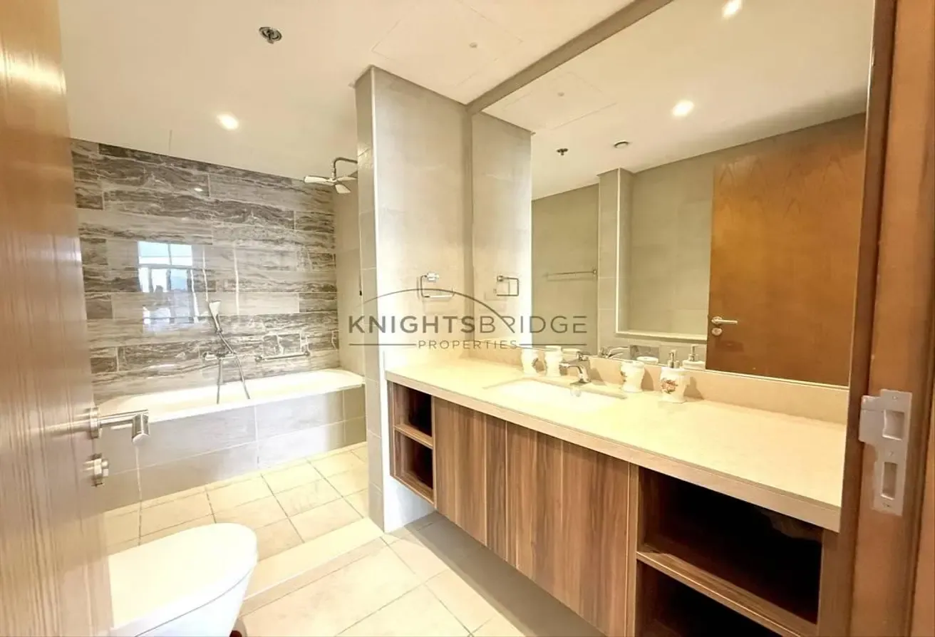 Modern | Furnished | Direct Beach Access