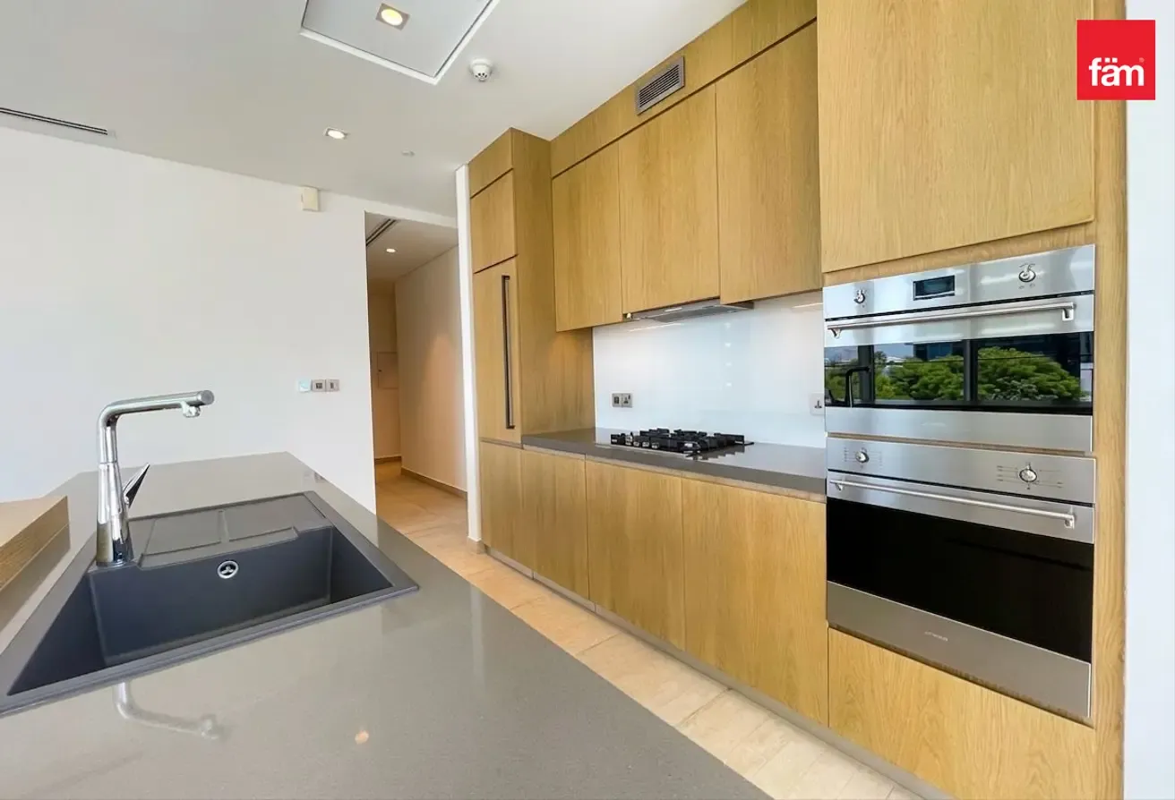 Ready to Move In | Sea View | Low Floor
