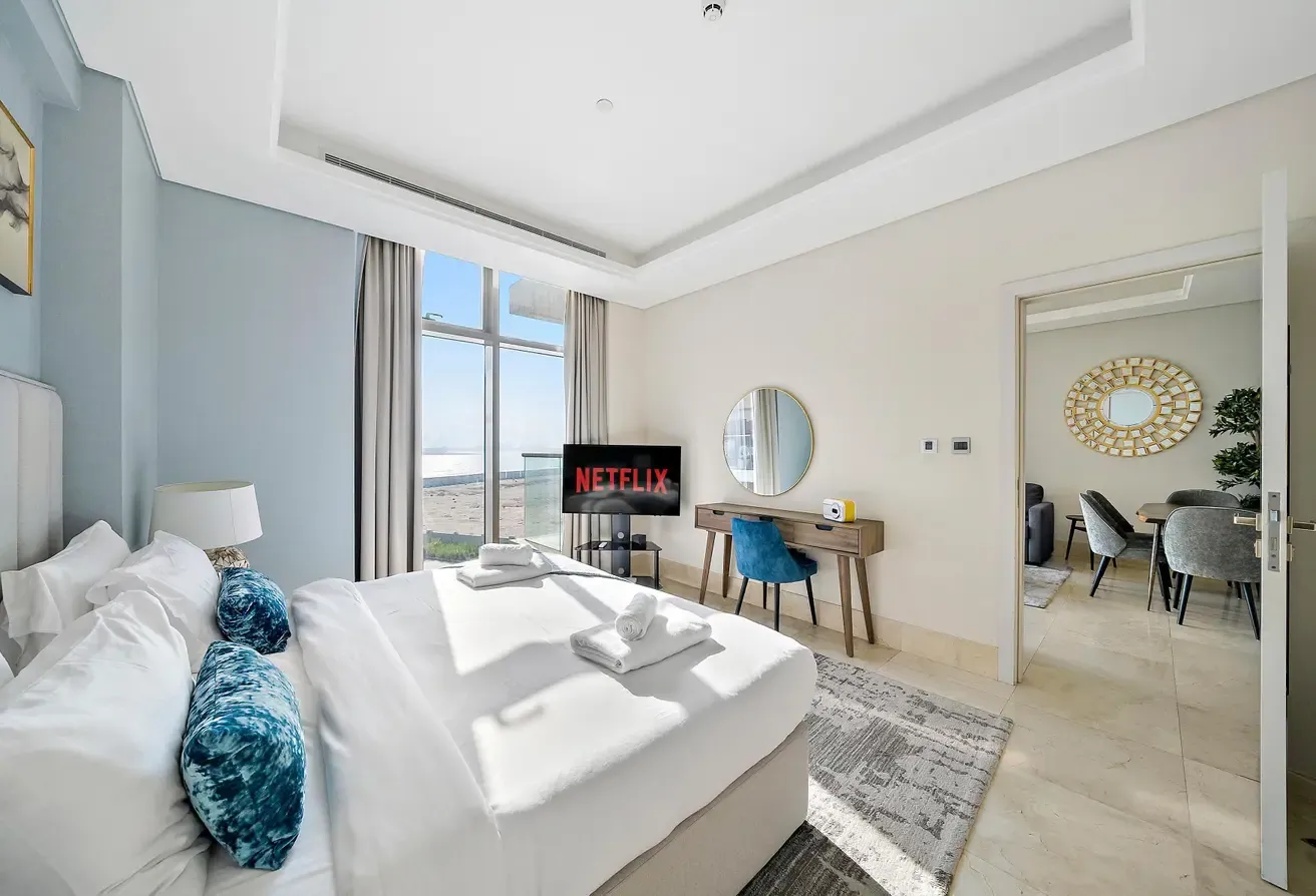 SUMMER DEAL | ALL BILLS INCLUDED | BEACH ACCESS