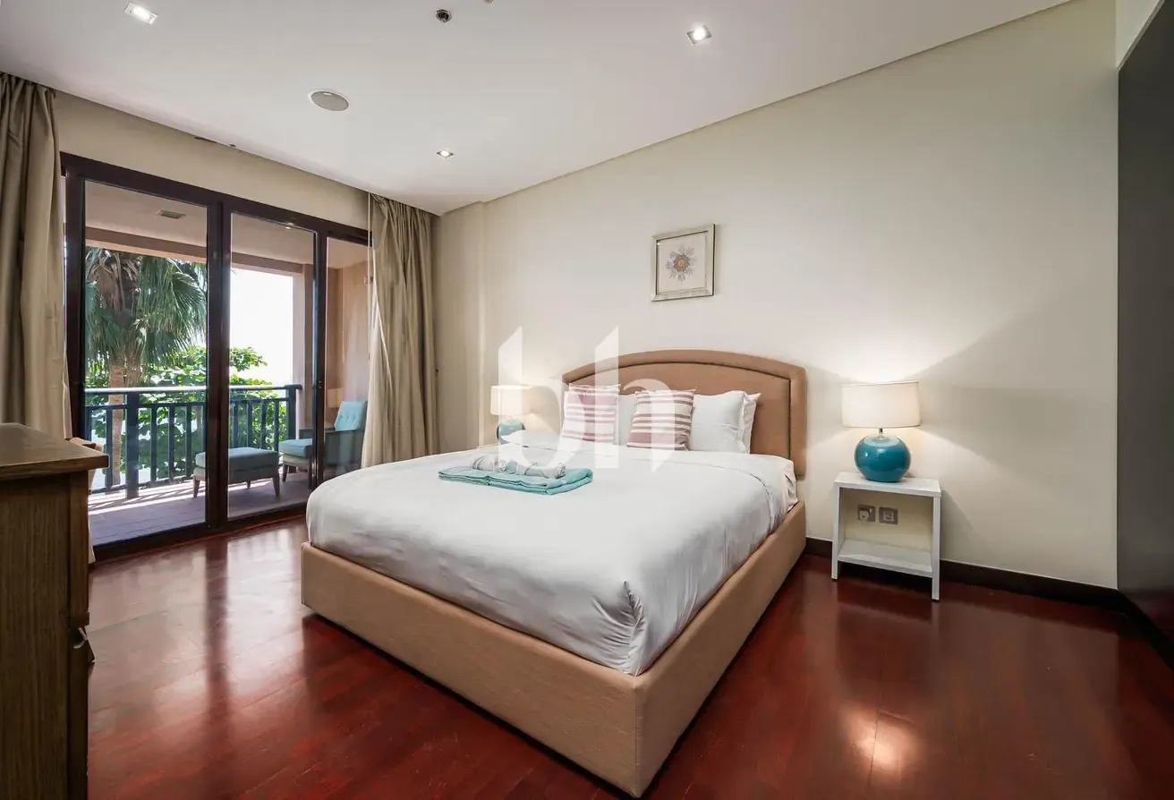 Burj Views | Large Layout | Low Floor