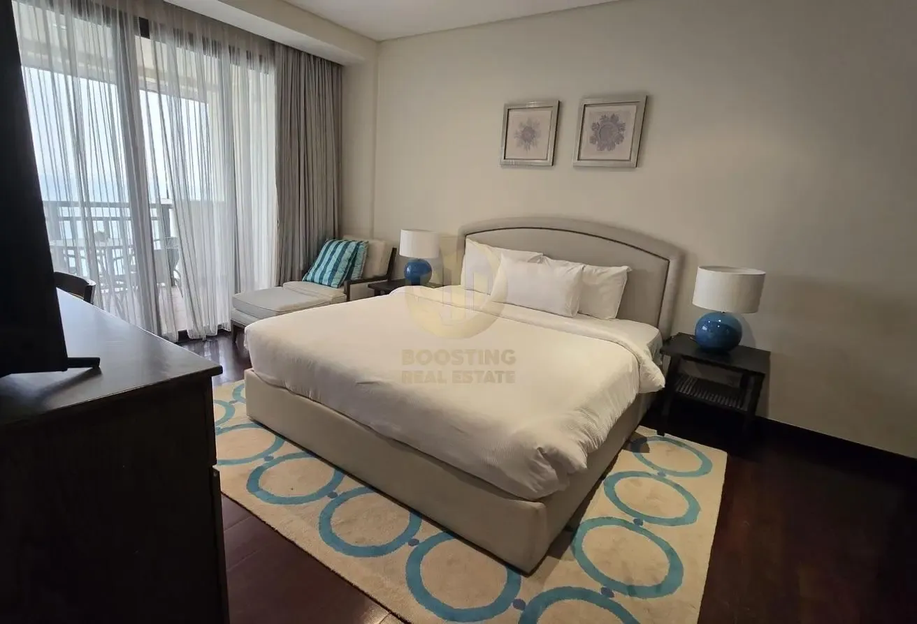 Furnished 1BR Palm Jumeirah Sea View Apartment