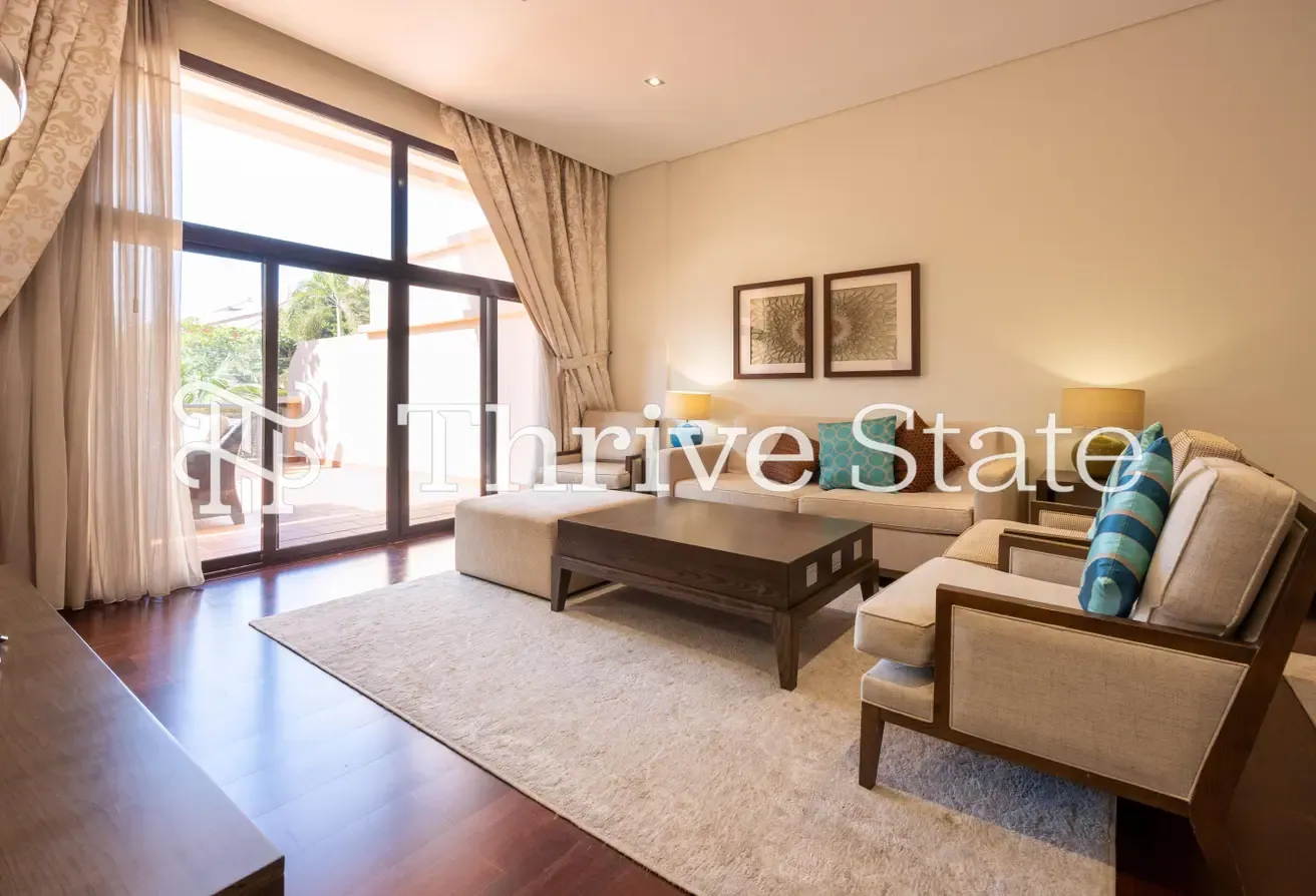 Palm View | Furnished | Upgraded | Beach Access