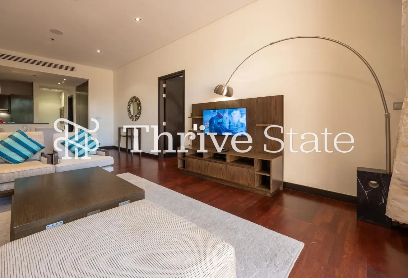 Palm View | Furnished | Upgraded | Beach Access