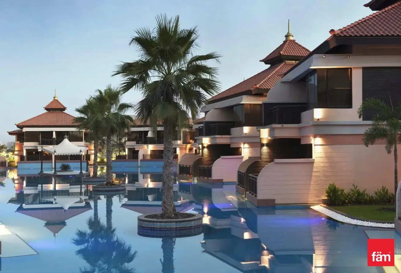 Burj Khalifa / Burj al Arab views|Anantara resort