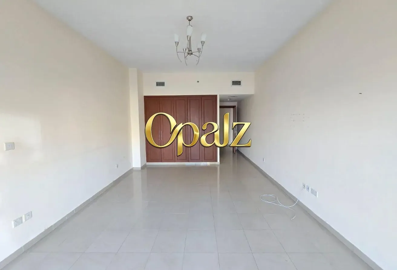 Elegant 2BR Balcony Parking Chiller free Gym Pool
