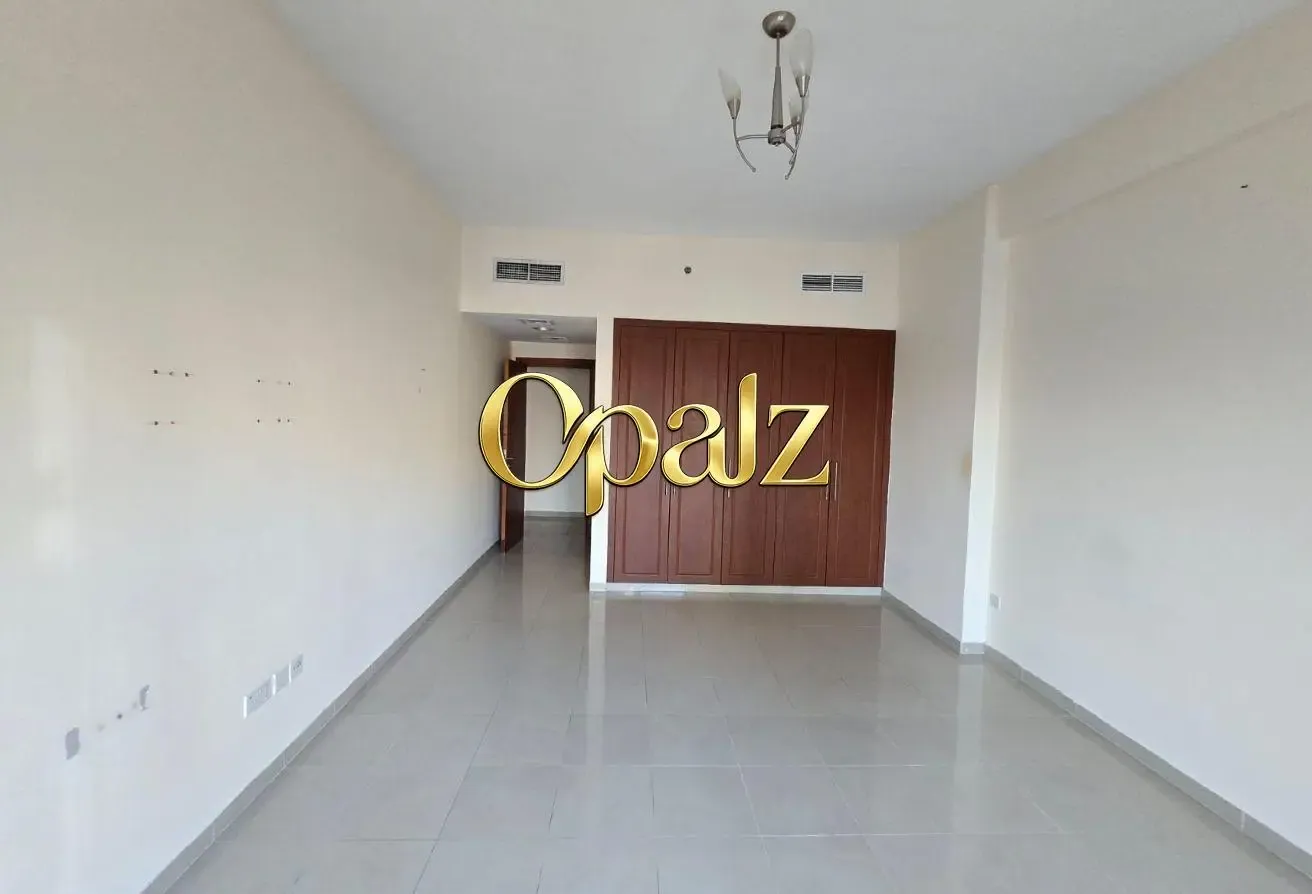 Elegant 2BR Balcony Parking Chiller free Gym Pool