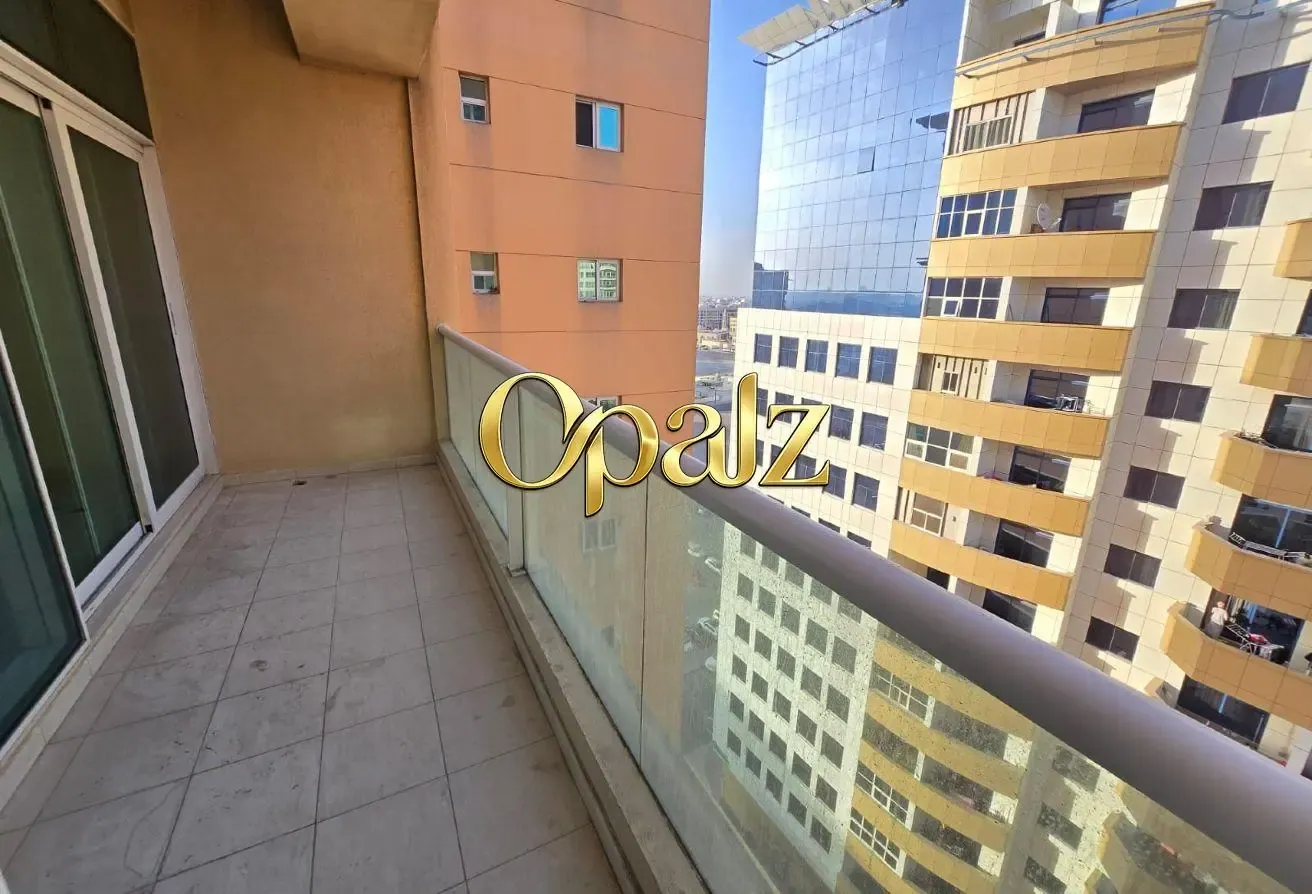 Chiller Free, Huge Appartment, Balcony, Family,