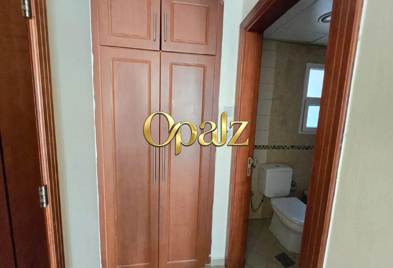 Chiller Free, Huge Appartment, Balcony, Family,