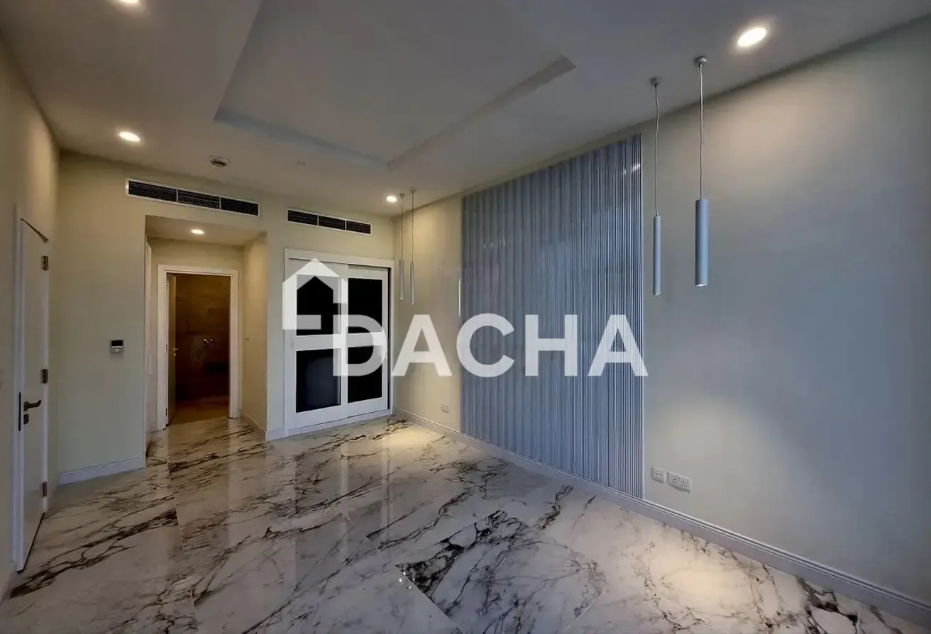 Sea Views | Upgraded Unit | Private Beach