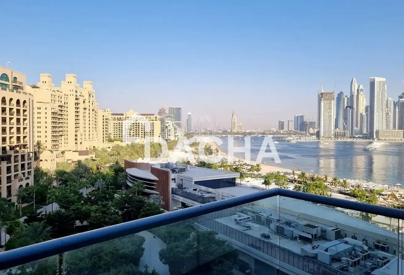 Sea Views | Upgraded Unit | Private Beach