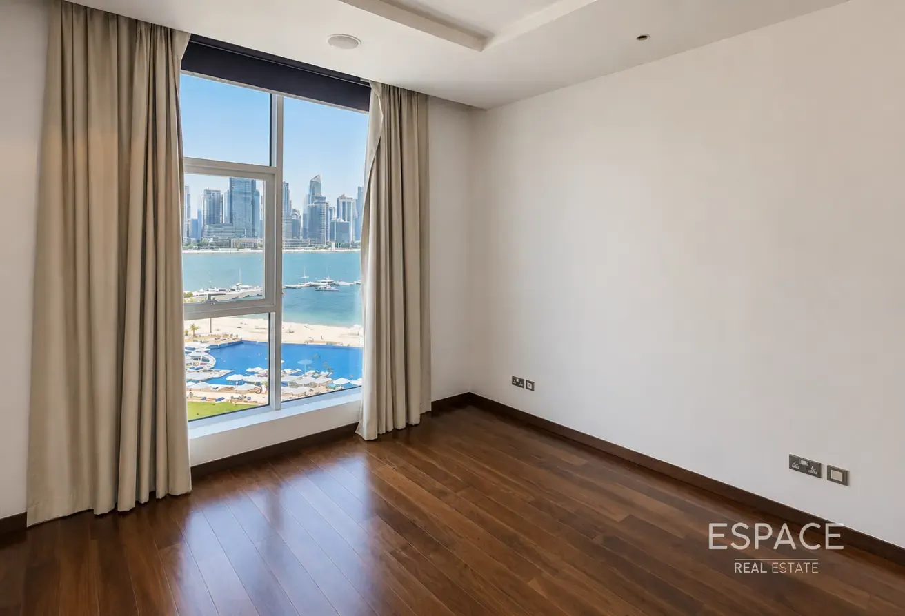 Full Sea and Marina View|Private Beach|Mall Access