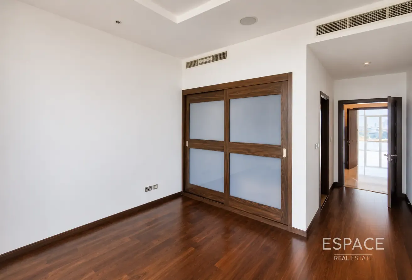 Full Sea and Marina View|Private Beach|Mall Access