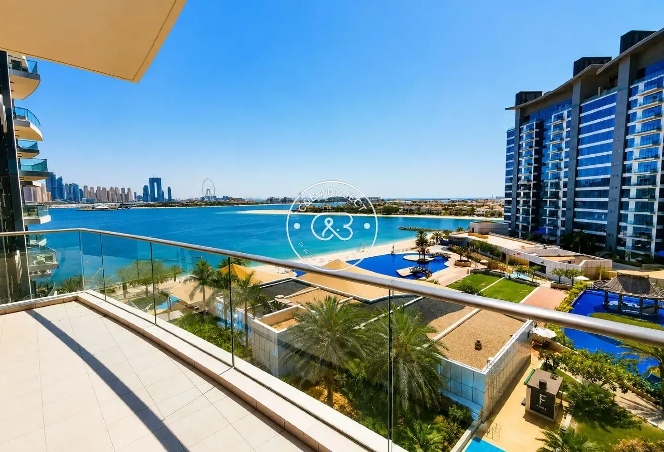 Access to beach | Sea View | Next to Mall