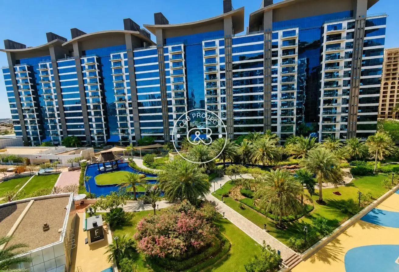 Access to beach | Sea View | Next to Mall