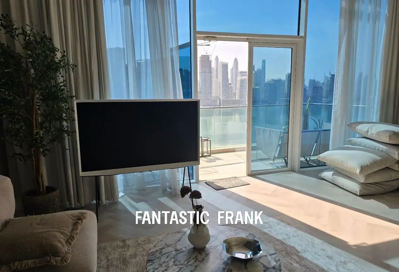 Exclusive | Top Floor | Captivating Views