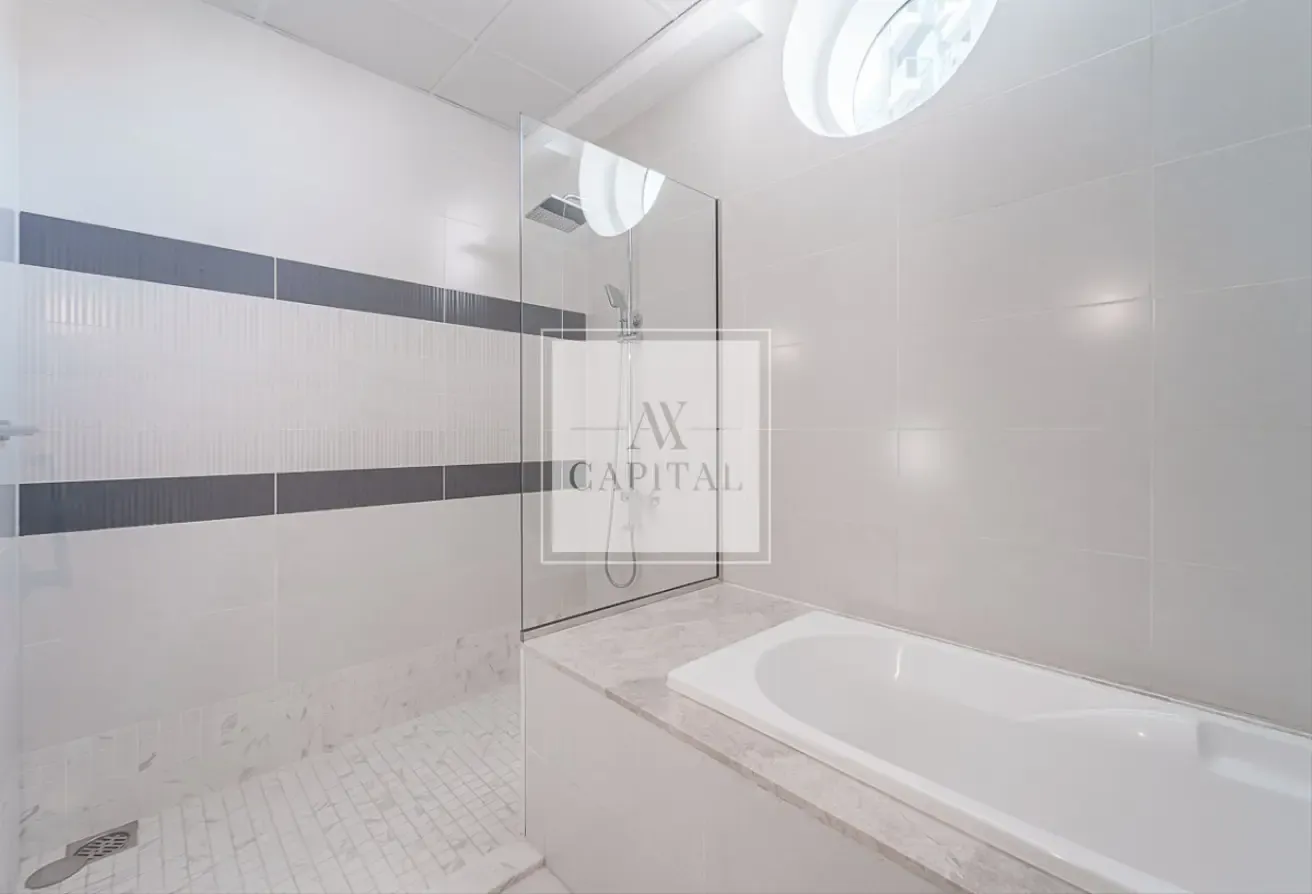 Spacious Layout | Vacant | Panoramic View
